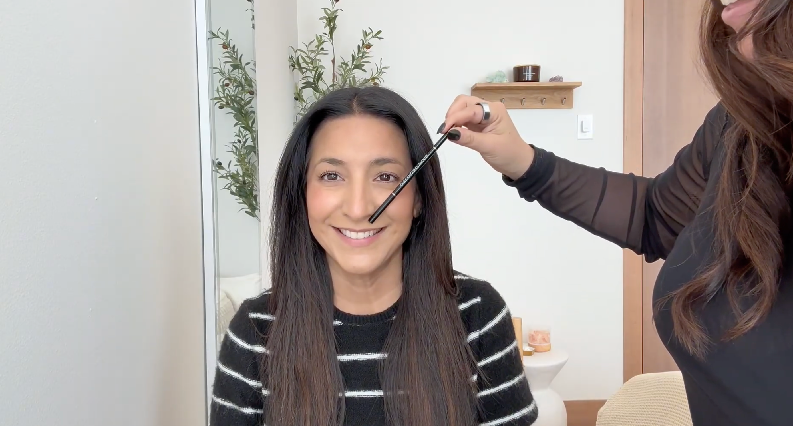 Load video: How to fill in your eyebrows tutorial